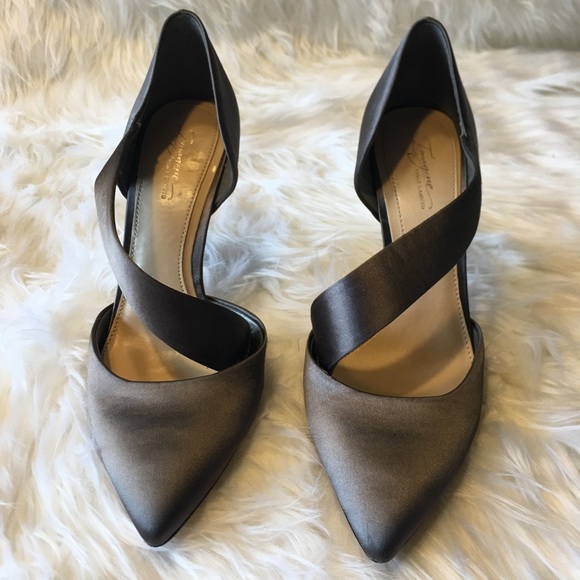 NWOT Imagine Vince Camuto Satin Oya Heels - Picture 2 of 7